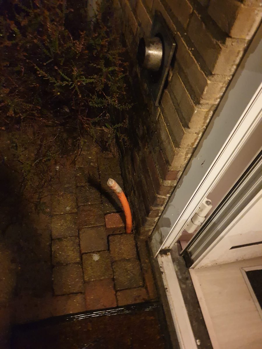 Chan_tal's tweet photo. @KPNwebcare dit was niet helemaal wat wij verwacht hadden? Zaten er sowieso niet perse op te wachten en er zou een afspraak gemaakt worden? Dit was bijzonder thuiskomen #glasvezel #apeldoorn https://t.co/ZwFQ229Z82