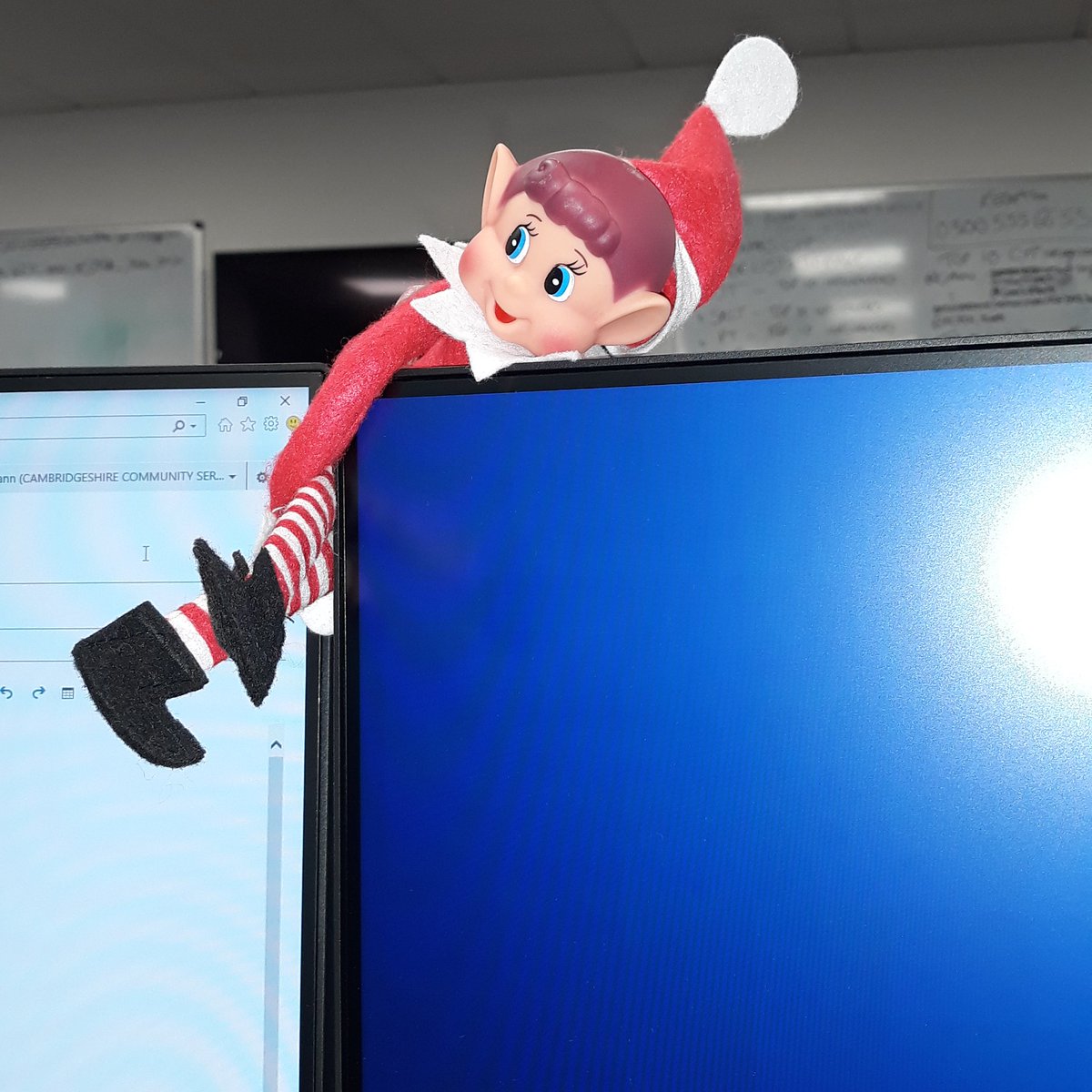 SallyannHR's tweet image. When the Elf Parachutes in. Know anything about this @juliamichaelesr ? @ccs_nhst #elfattack #Christmas2019