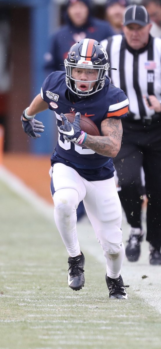 homextguru's tweet photo. One Goal!!
Beat tech!!
#uvafootball @billykemp_4 #go80 https://t.co/Gx3n3SLYgD