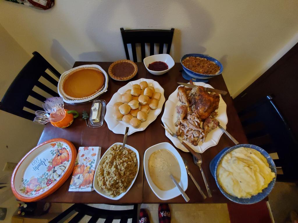 jneller2014's tweet photo. #meijersimplygive #HappyThanksgiving https://t.co/lrOkTyq8Vu