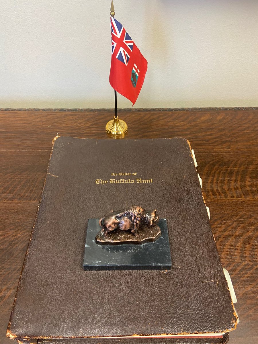 Today, in the Manitoba Legislative Assembly, Premier  @BrianPallister announced that the 2019 Grey Cup Champion  @Wpg_BlueBombers will be invested into The Order of the Buffalo Hunt.A thread on this prestigious Order:1/5