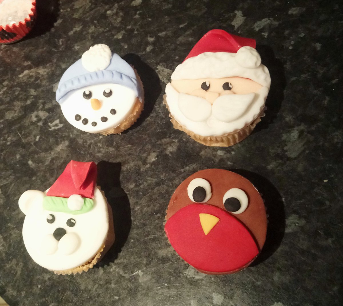 uk23adele's tweet image. can't wait til next week...I will be Decorating 150 cupcakes with all the kids of yrs 3&amp;amp;4 ready to sell at our school fair  @Summerleahearts #challenge #schools #crafts #AfterSchoolClub