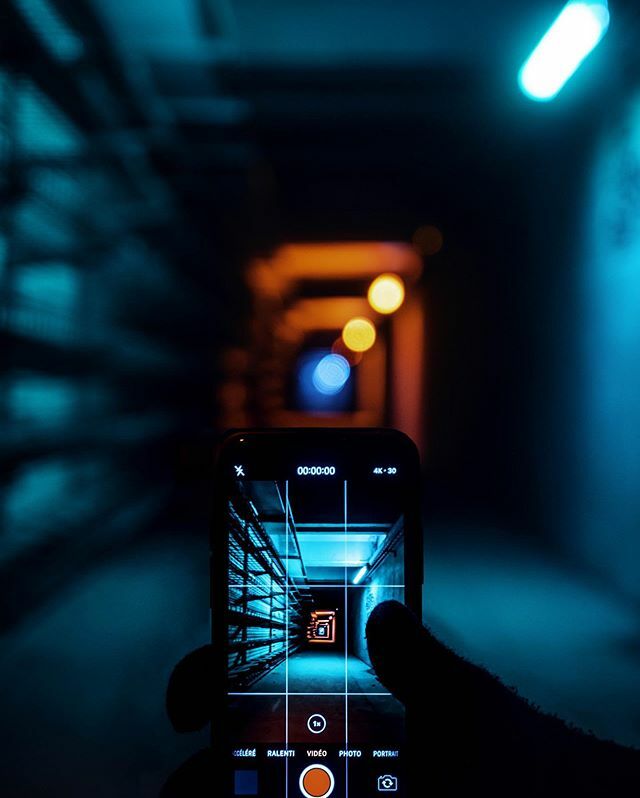 AmineBaller's tweet photo. Ce genre de wallpaper qui arrive en story 🤗📸
#photography #wallpaper #iphone #shotoniphone #light #multicolor #explore #urbex #discover #underground https://t.co/ztov1DBF27 https://t.co/zcB3cU8Wbf
