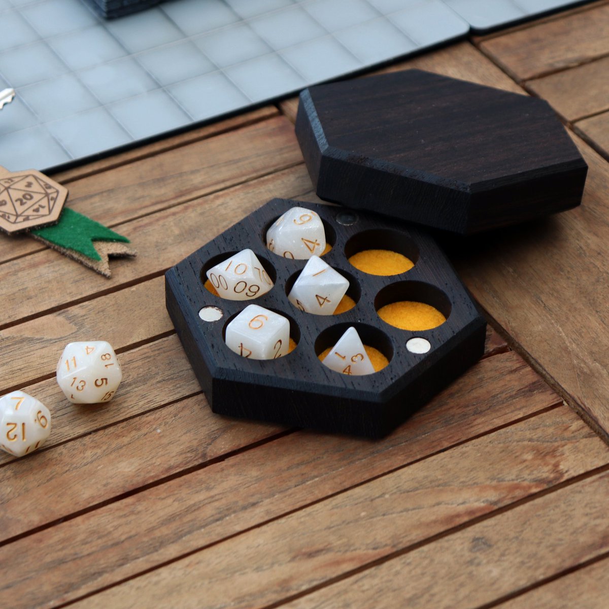 MarketSilver's tweet photo. All our #ttrpg crafters are trying to help out adventures out there in the wild with 15% off many selected items; go check out @CeryneianA for leather goodies, @WoodgrainGaming for wooden treasures and @LeftyGamesNL for inspiring terrain! 🏰🐉
#dnd #dungeonsanddragons #pathfinder https://t.co/5dFnDceqM9