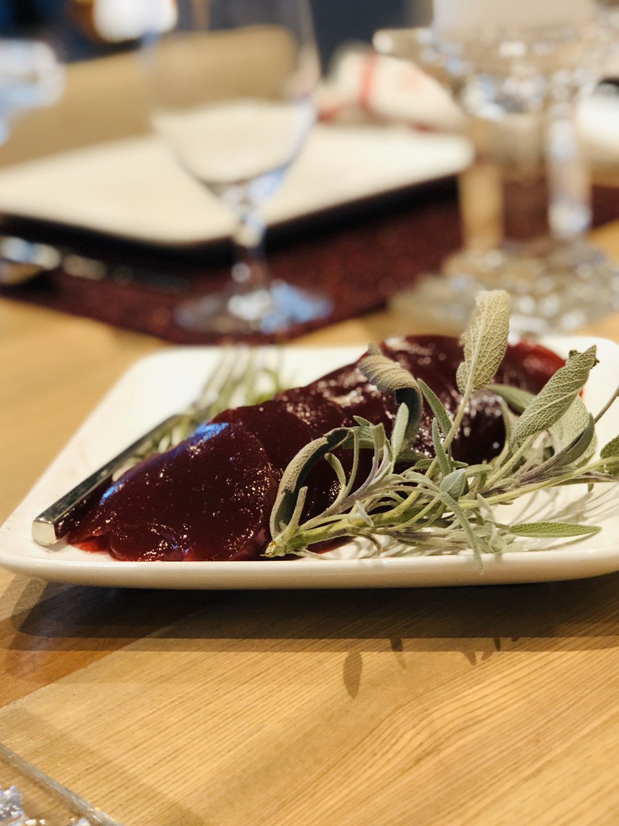 prescottsanders's tweet photo. Rustic cranberry sauce #CanToTable #HerbsMakeItFancy https://t.co/8aYpNVMMhC