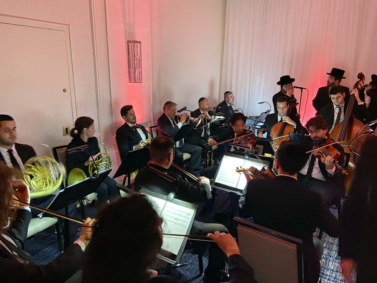 TEITELBAUMAARON's tweet photo. incredible wedding Last night in @HiltonMeadwlnds with @DaskalShloime @ShmueliUngar @SimchaLeiner @YedidimChoir chupah conducted by @IsraelLamm wedding lead by @elilax4evanal #eventcoordinating @JoeBlumenthal #suchyklein @mendyteitelbaum #publicrelations @chadkam https://t.co/r16FcRprBB