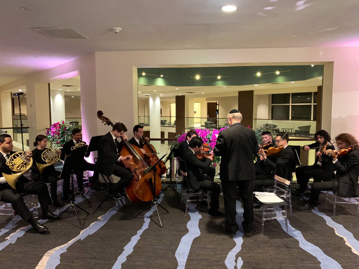 TEITELBAUMAARON's tweet photo. incredible wedding Last night in @HiltonMeadwlnds with @DaskalShloime @ShmueliUngar @SimchaLeiner @YedidimChoir chupah conducted by @IsraelLamm wedding lead by @elilax4evanal #eventcoordinating @JoeBlumenthal #suchyklein @mendyteitelbaum #publicrelations @chadkam https://t.co/r16FcRprBB
