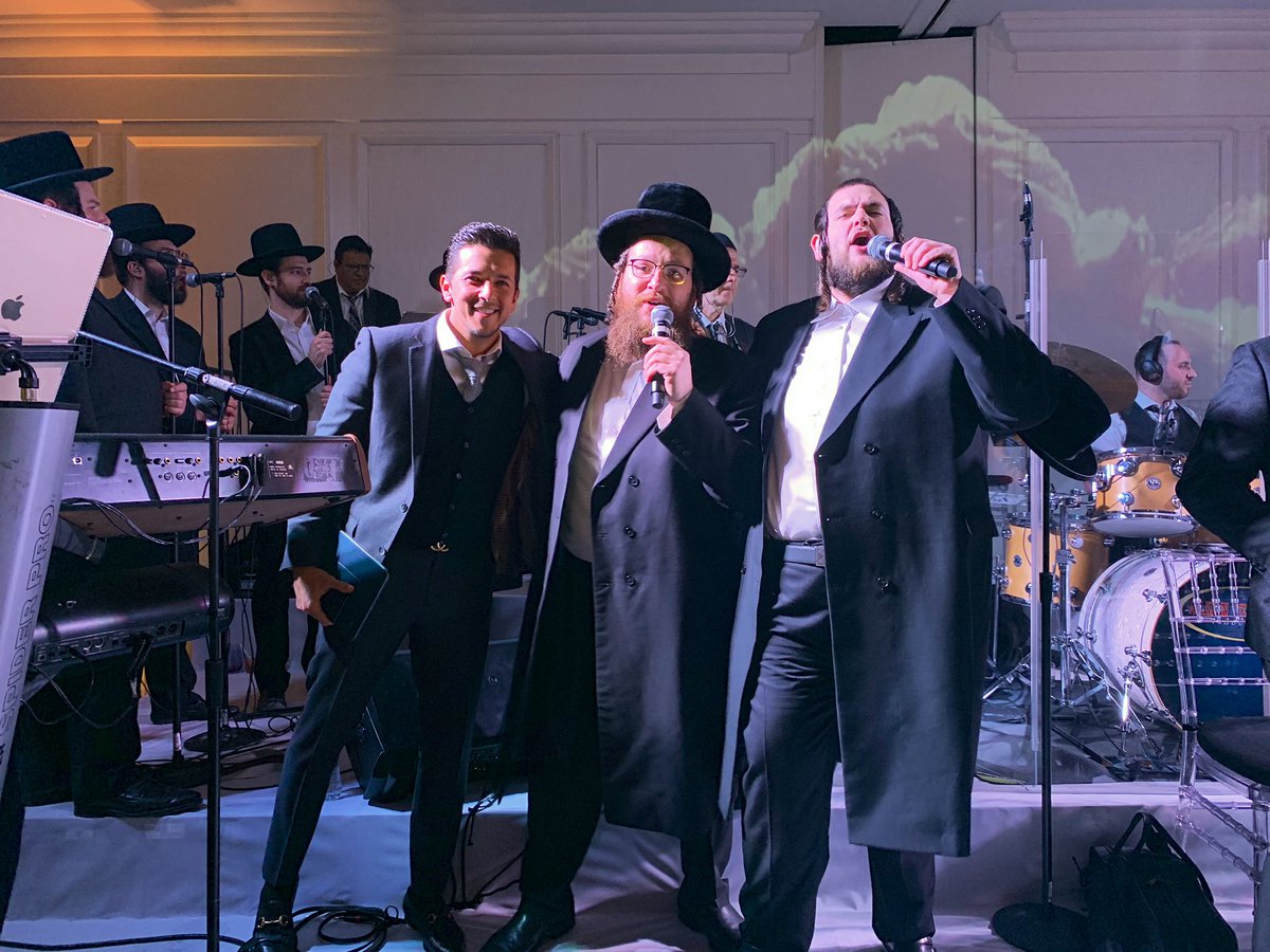 TEITELBAUMAARON's tweet photo. incredible wedding Last night in @HiltonMeadwlnds with @DaskalShloime @ShmueliUngar @SimchaLeiner @YedidimChoir chupah conducted by @IsraelLamm wedding lead by @elilax4evanal #eventcoordinating @JoeBlumenthal #suchyklein @mendyteitelbaum #publicrelations @chadkam https://t.co/r16FcRprBB