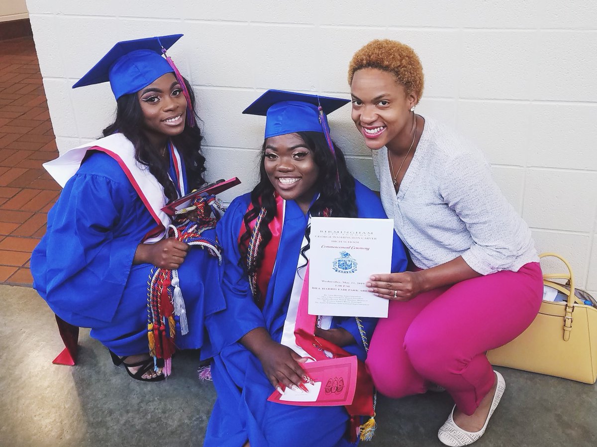 IAmEdBirmingham's tweet photo. What are we thankful for? The opportunity to get to know so many members of our community, learn from their experiences, and build new friendships. That's what gets #StratTeam up in the morning!
#EdNetwork #IAmEdBirmingham https://t.co/YAqq6wfn17