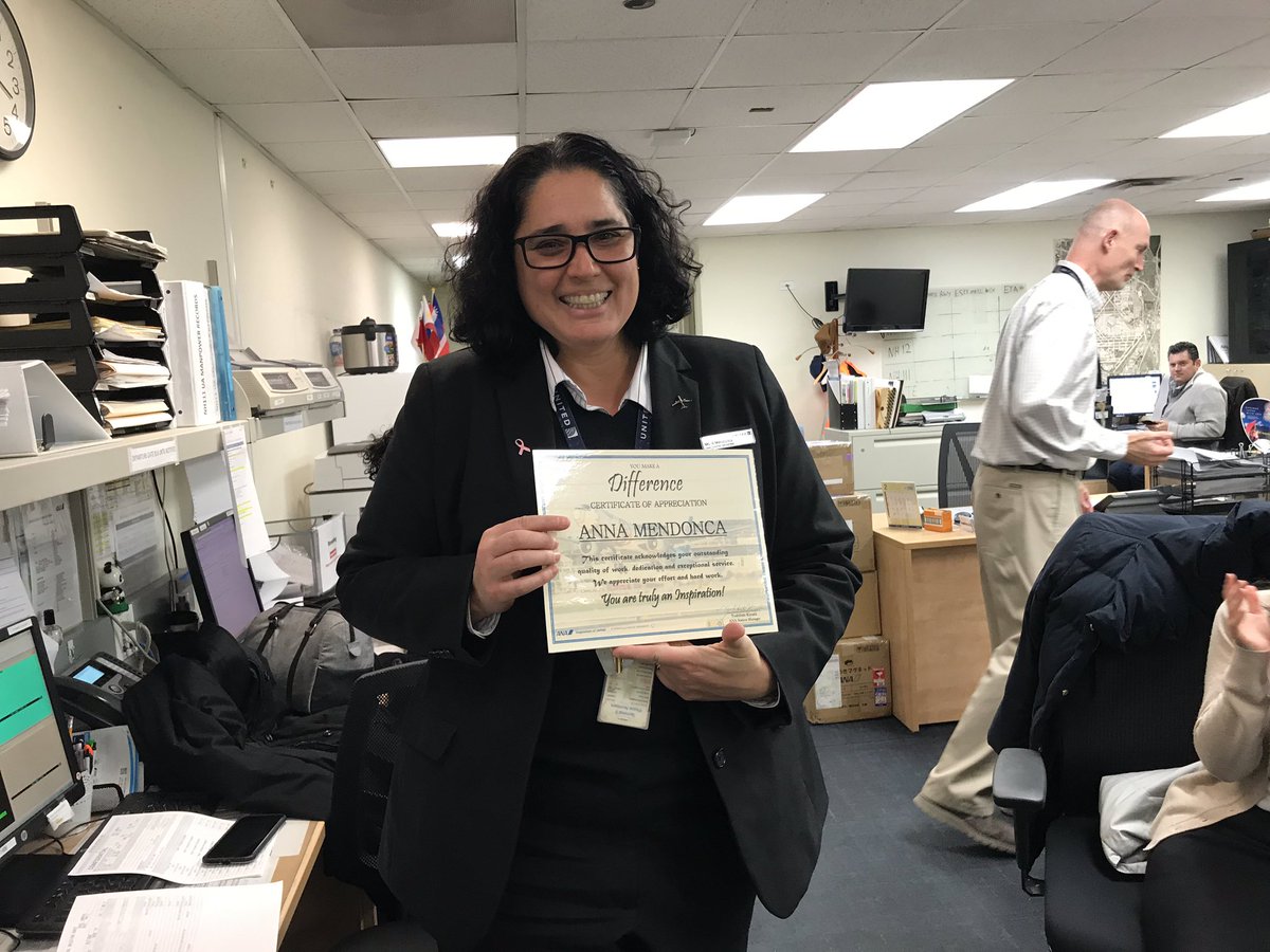 Anna being recognized by our STAR Alliance partner ANA. Thankful for Anna and the entire United team. <a href="/MikeHannaUAL/">Mike Hanna</a> <a href="/weareunited/">We Are United</a> <a href="/mcgrath_jonna/">Jonna McGrath</a>
