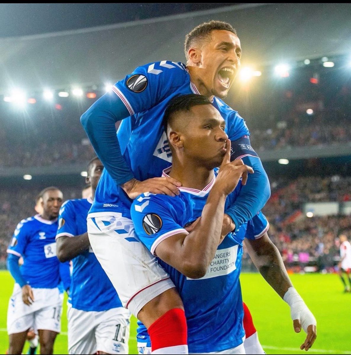 ⚽️⚽️🐃🇨🇴🤫