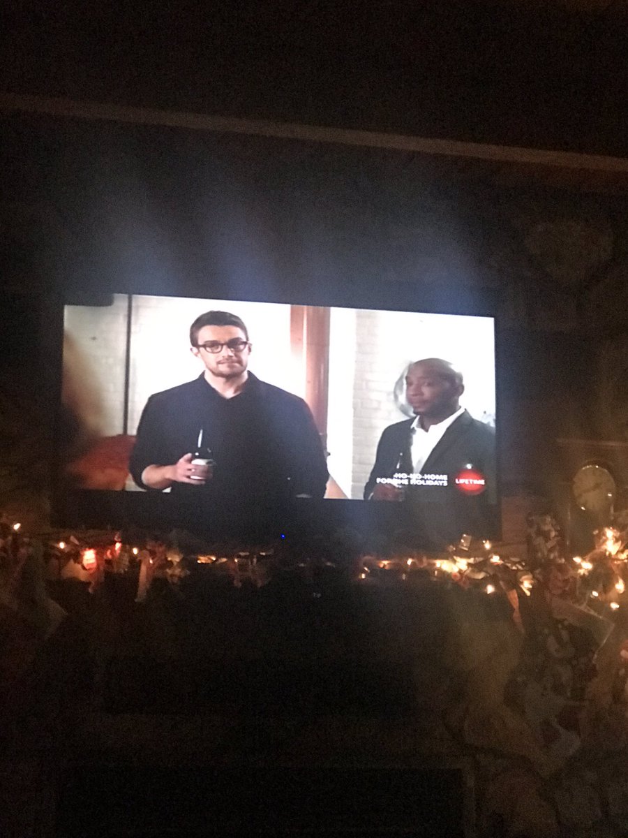 AmbamMoore's tweet image. Hard skipping Thanksgiving since Hayden has to stay in bed after surgery but brightened our day that we turned on Christmas lights by the TV &amp;amp; @antwon_tanner @HilarieBurton @robertbuckley @DanneelHarris in a Christmas movie!! It’s from last year but one of our favs! Thanks guys!