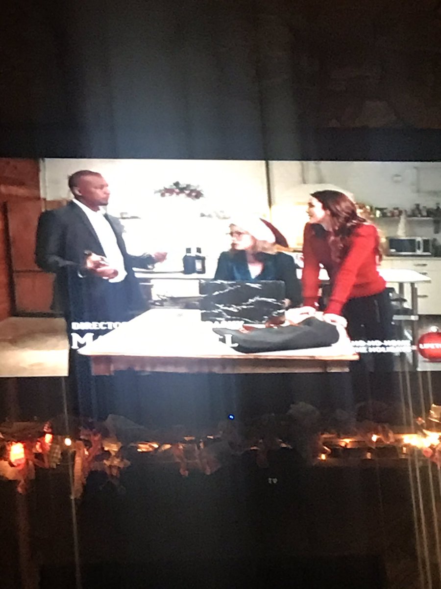 AmbamMoore's tweet image. Hard skipping Thanksgiving since Hayden has to stay in bed after surgery but brightened our day that we turned on Christmas lights by the TV &amp;amp; @antwon_tanner @HilarieBurton @robertbuckley @DanneelHarris in a Christmas movie!! It’s from last year but one of our favs! Thanks guys!