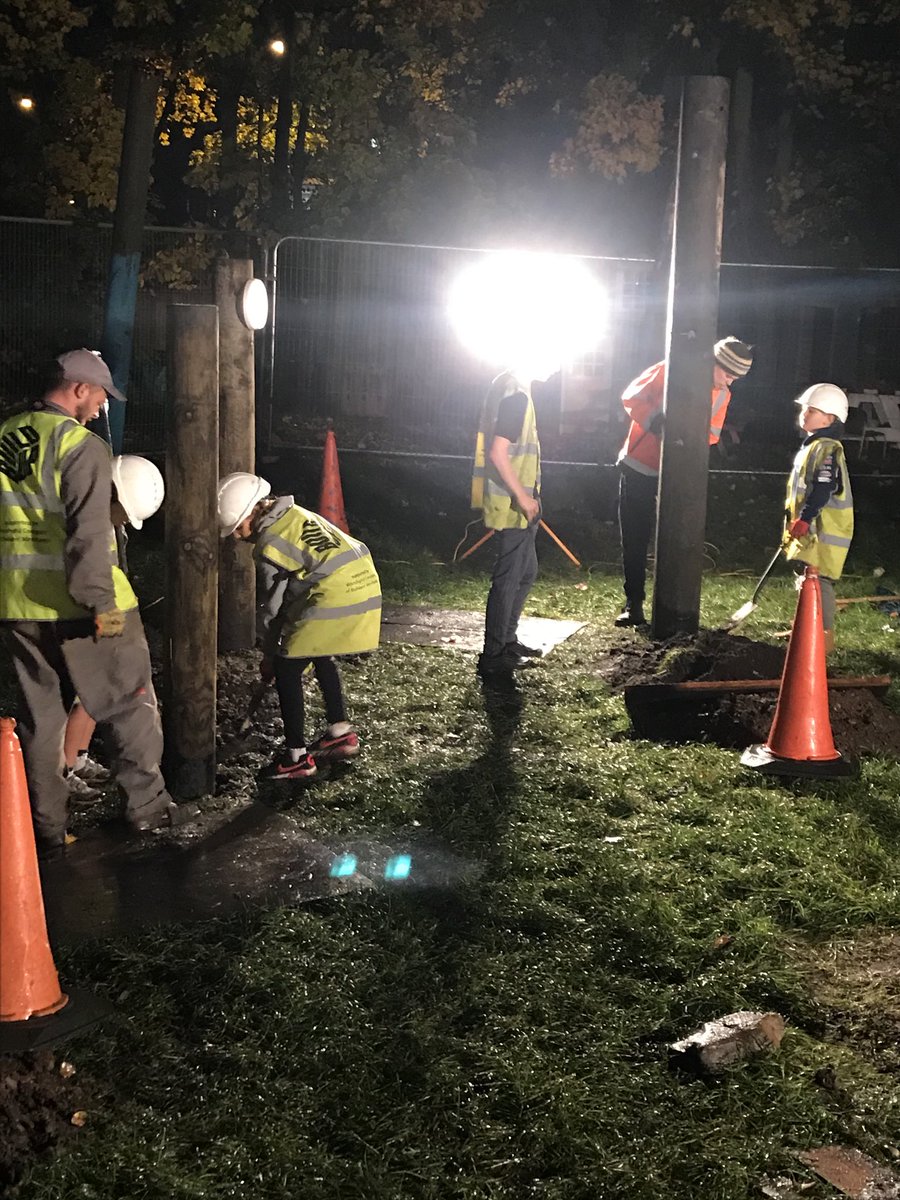 hackneyplay's tweet photo. ‘Build up’ project at Homerton Grove tonight. Looking forward to the new structure. Designed and built by/with our young people. ⁦@younghackney⁩ ⁦@mayorofhackney⁩ ⁦@BuildUpFdn⁩ https://t.co/85vd0Fd5bj