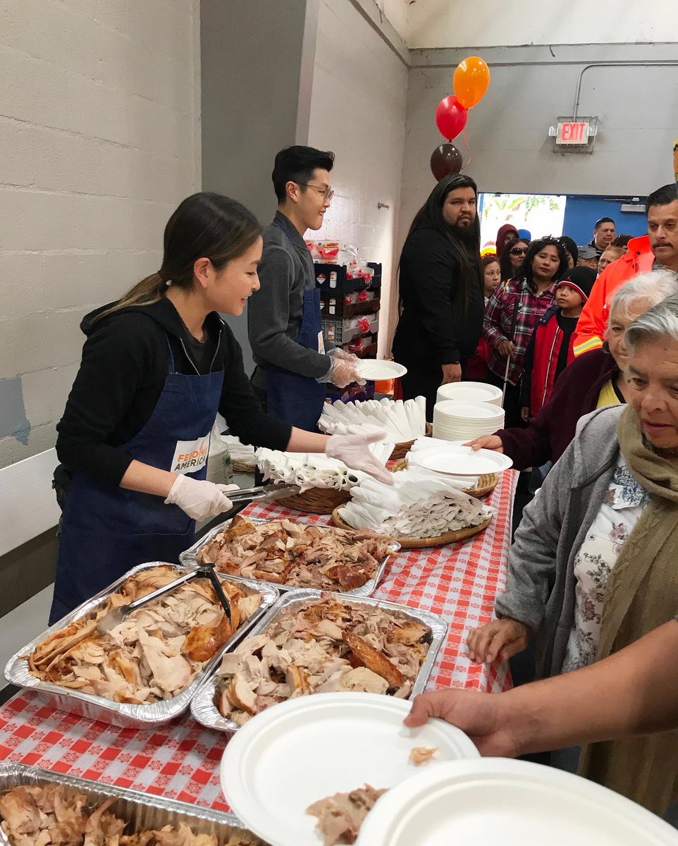 MaiaShibutani's tweet photo. Today, we give thanks and give back to those around us. I’m thankful for my health, family, friends, and all of you!!
@AlexShibutani and I served 500 Thanksgiving dinners with @FeedingAmerica to people at the @SMBGC. It’s SO important to give back and give what you can. https://t.co/9JLkwKkYbI