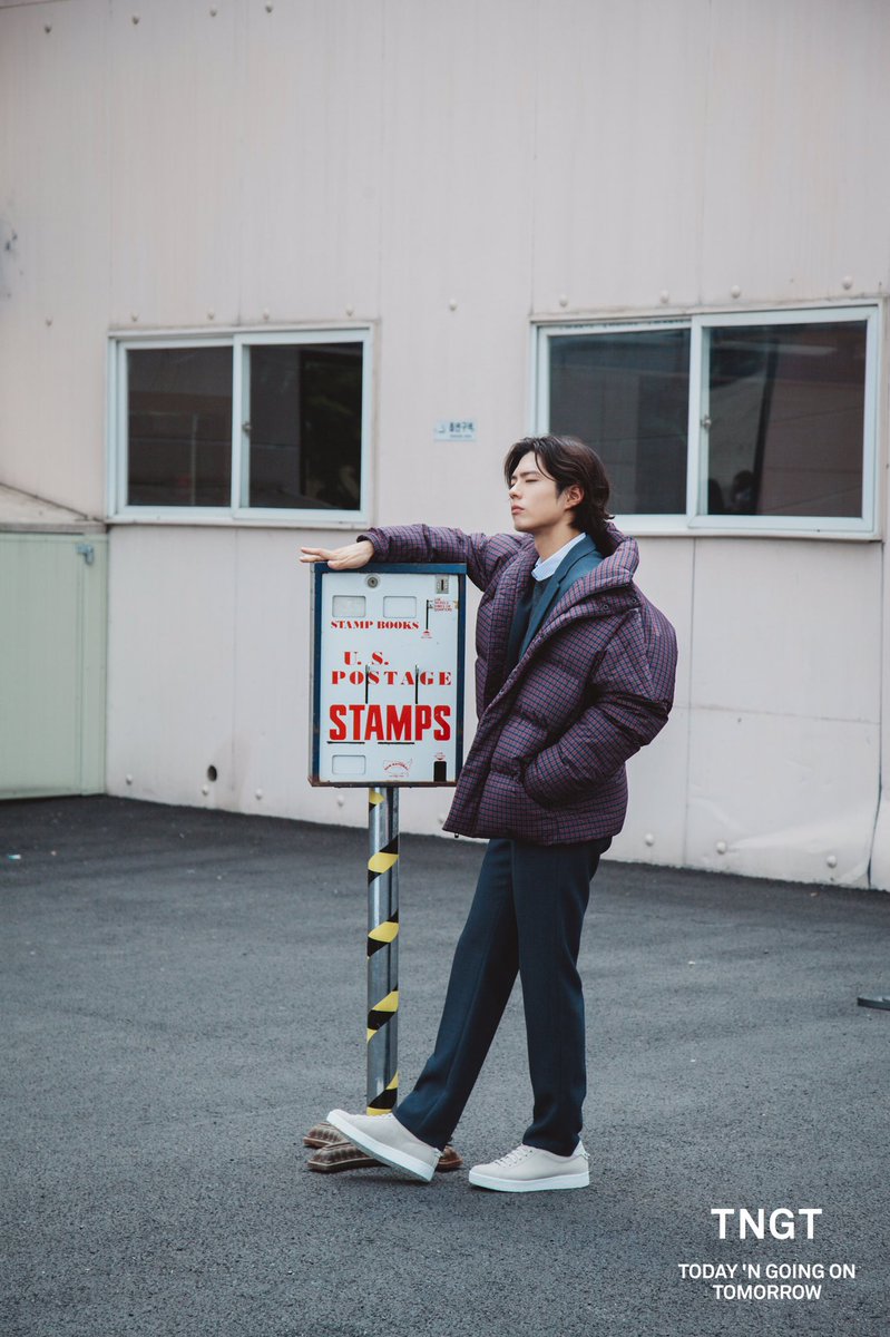 ALWAYSPARKBOGUM's tweet photo. [2/3] Throwback Thursday! Spamming you all of #ParkBoGum photoshoot. Happy Thanksgiving everyone! 🤗
#박보검 @BOGUMMY https://t.co/pxZVGNDdPR
