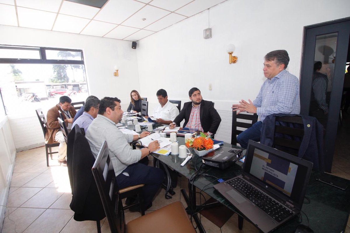EdwinEscobarGT's tweet photo. Hoy compartí con autoridades ediles entrantes de Chuarrancho, Santa Catarina Pinula, Amatitlán y San Raymundo para apoyar procesos de transición en sus respectivas comunas, es importante que eedtas reuniones desde la @ANAM_Guatemala sirvan de guía y apoyo. #PoderLocalAnam https://t.co/u1vEUenzb7