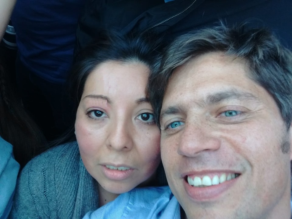 KarlaSoliz6's tweet photo. . @Kicillofok  Somos 170 mil #HipotecadosUVA que esperamos de usted lo que una vez ya hicieron. Que nos saque de este sistema perverso, que nos proteja a través de una ley para q no venga otro gob neoliberal y vuelva a tocar nuestras casas  #EliminacionUVA para #SalirDelUVA https://t.co/DiEiM3PlpV