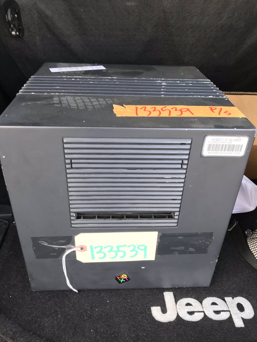 syncpak's tweet image. Sometimes you get a surplus sale find that is golden. #nextcube #vintagecomputer #apple