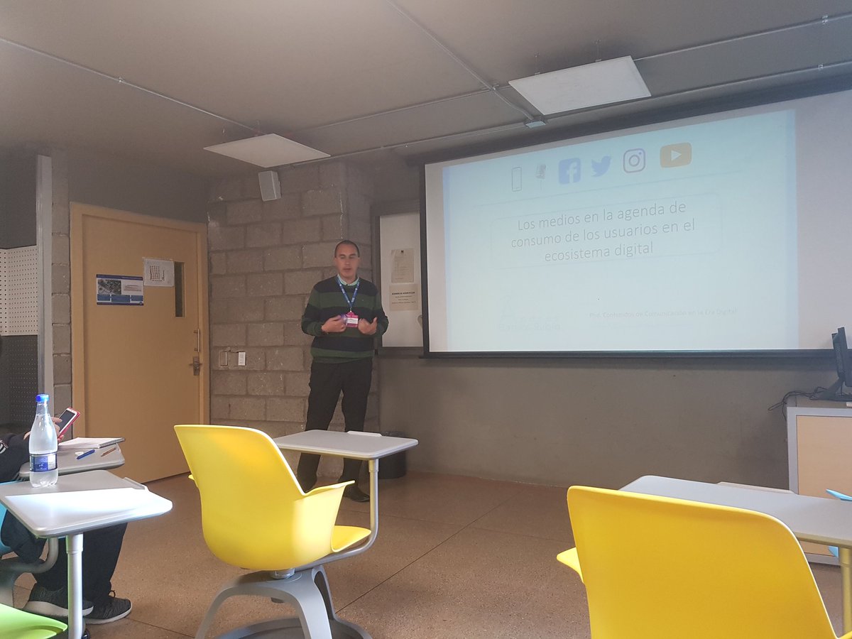 AreaDigitalTad's tweet photo. Presentación de @atutobarrios sobre el consumo digital de los jóvenes en el Congreso de @assibercom #Ibercom2019 @Utadeo_edu_co @ComSolUTadeo https://t.co/THRPV7TzA7