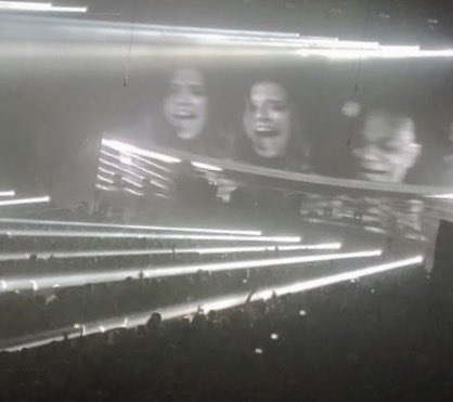 Sue_Charles's tweet image. 🎧"Hey girl. Hey boy. Superstar DJ. Here we go..." 💥

Mesmerising stuff from the Chemical Brothers at @MotorpointDiff, #Cardiff. Just one of thousands of fellow 90s ravers, reliving their youth!🕺