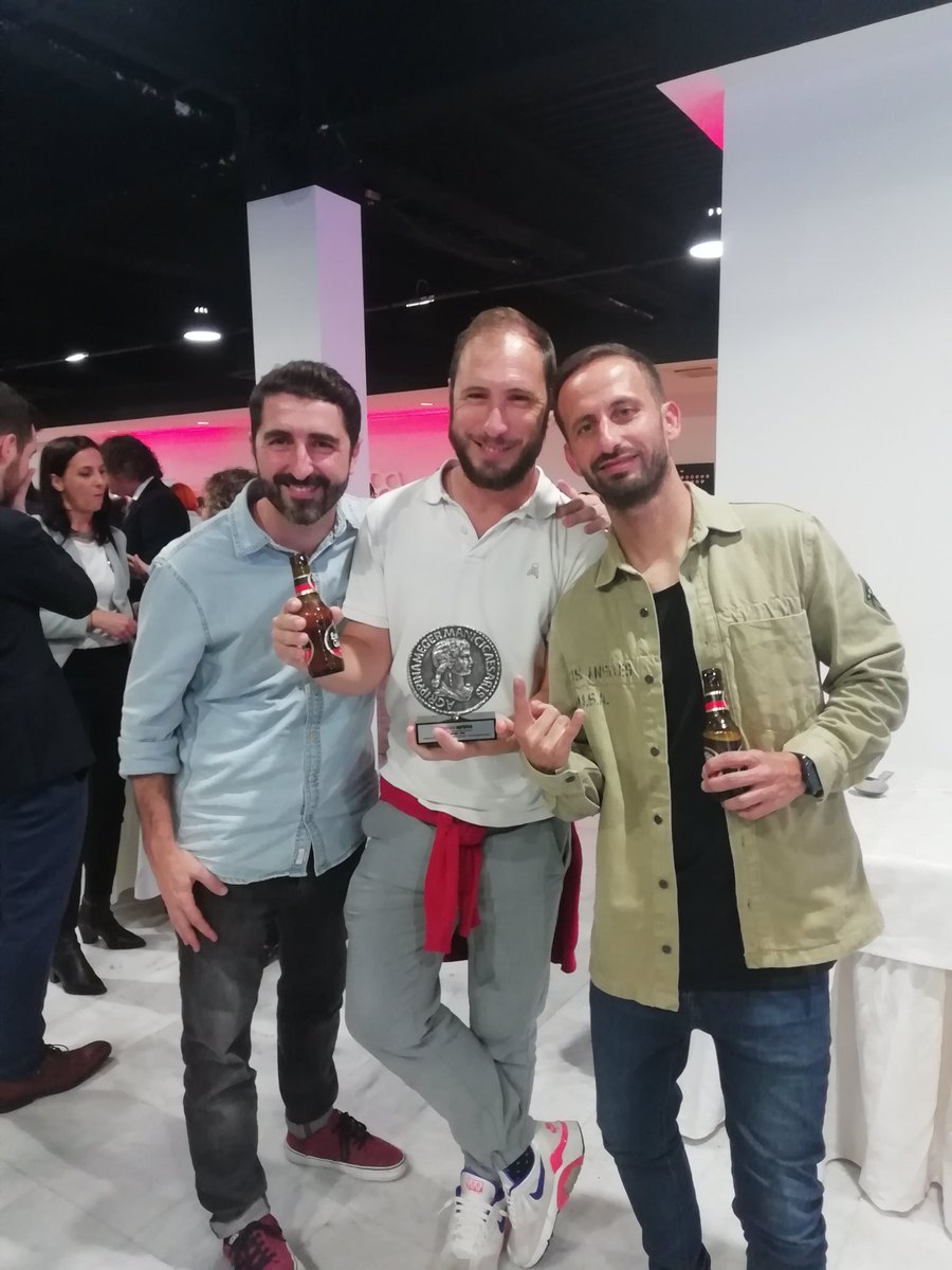 premiosagripina's tweet photo. ¡Disfrutando de su merecido premio! @lmdehumo 🎉 #AGP9 #Publicidad #Comunicación #Marketing #Sevilla #BoxCartuja https://t.co/TjGH5pMH76