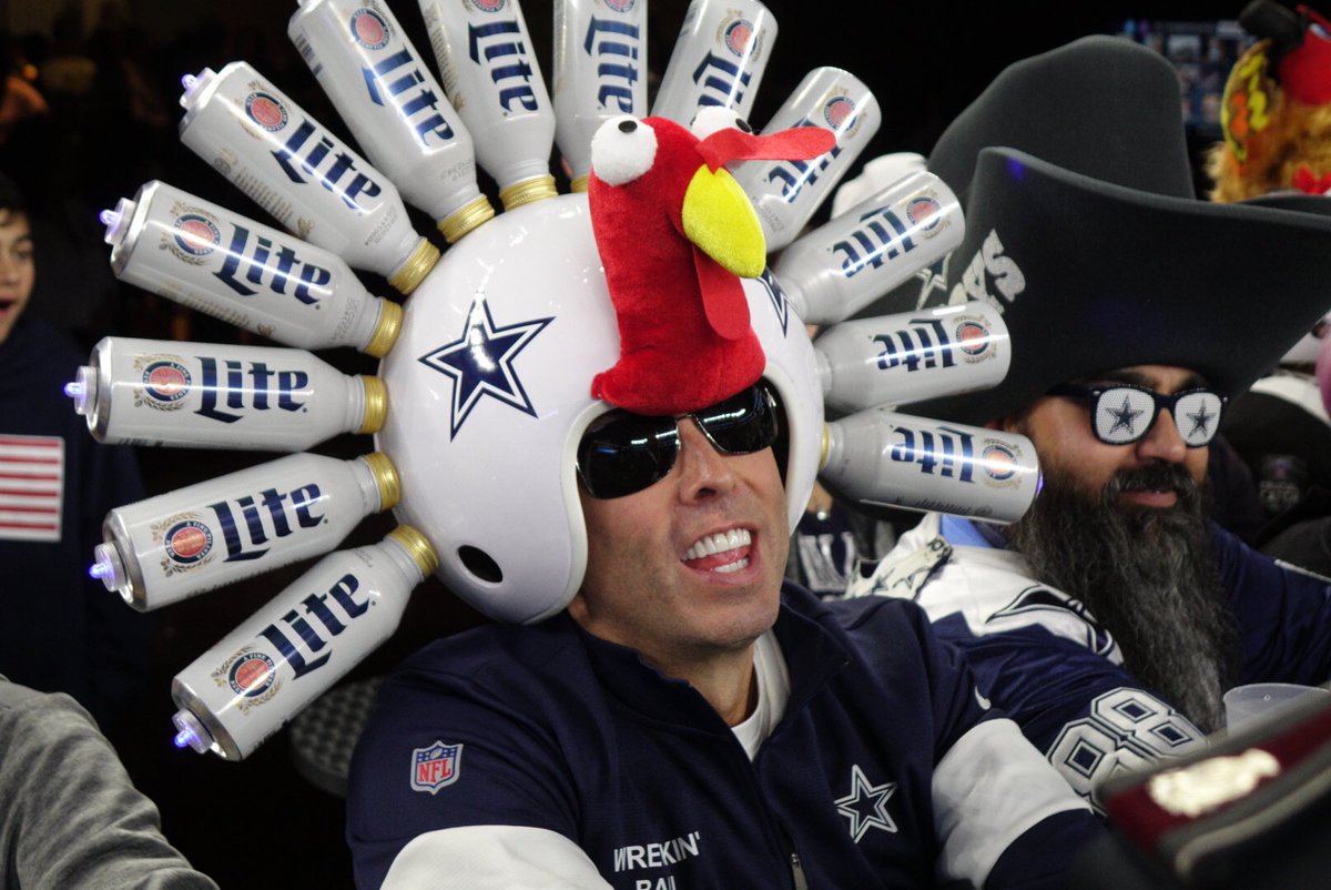 BKaplanFOX4's tweet photo. A Thanksgiving traditon at Cowboys stadium. #4TheCowboys https://t.co/GWUZLzJ4Cs