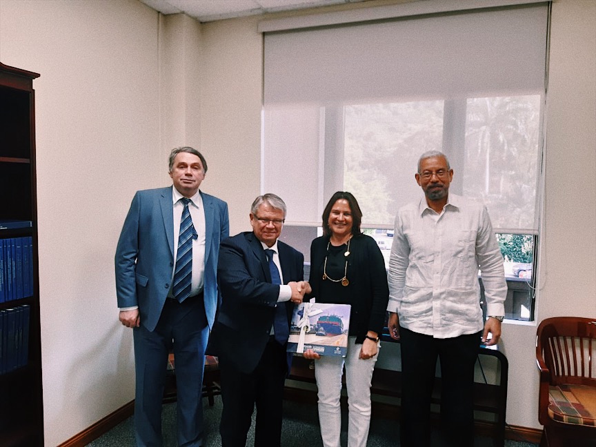 EmbRusPan's tweet photo. El 27 de noviembre el Embajador Evgeny #Boykov visitó la Administración del Canal de Panamá 🇵🇦
Conoce más aquí ⬇️
https://t.co/4wgpJmTVnb https://t.co/TZA4In76tA