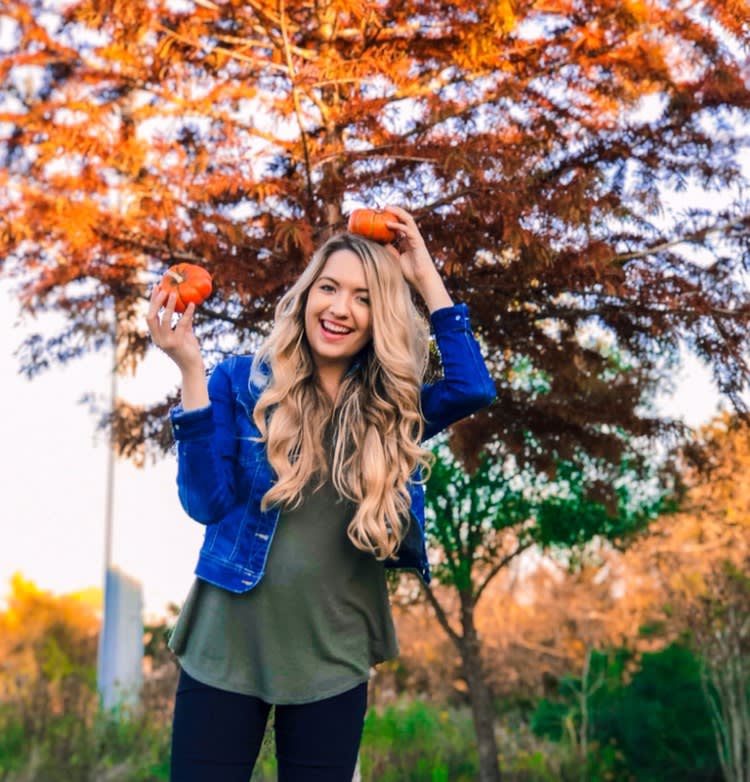 ParkwayPlace's tweet photo. Happy Thanksgiving from all of us at Parkway Place! 🦃🍁🍴 We hope y’all have had a great day so far, but you can make it even greater by signing a lease with us online to get a $500 GiftCard and a $300 Utility credit! Only until 11/29!! #BlackFriday *exclusions apply https://t.co/Wy1f4AfYdx