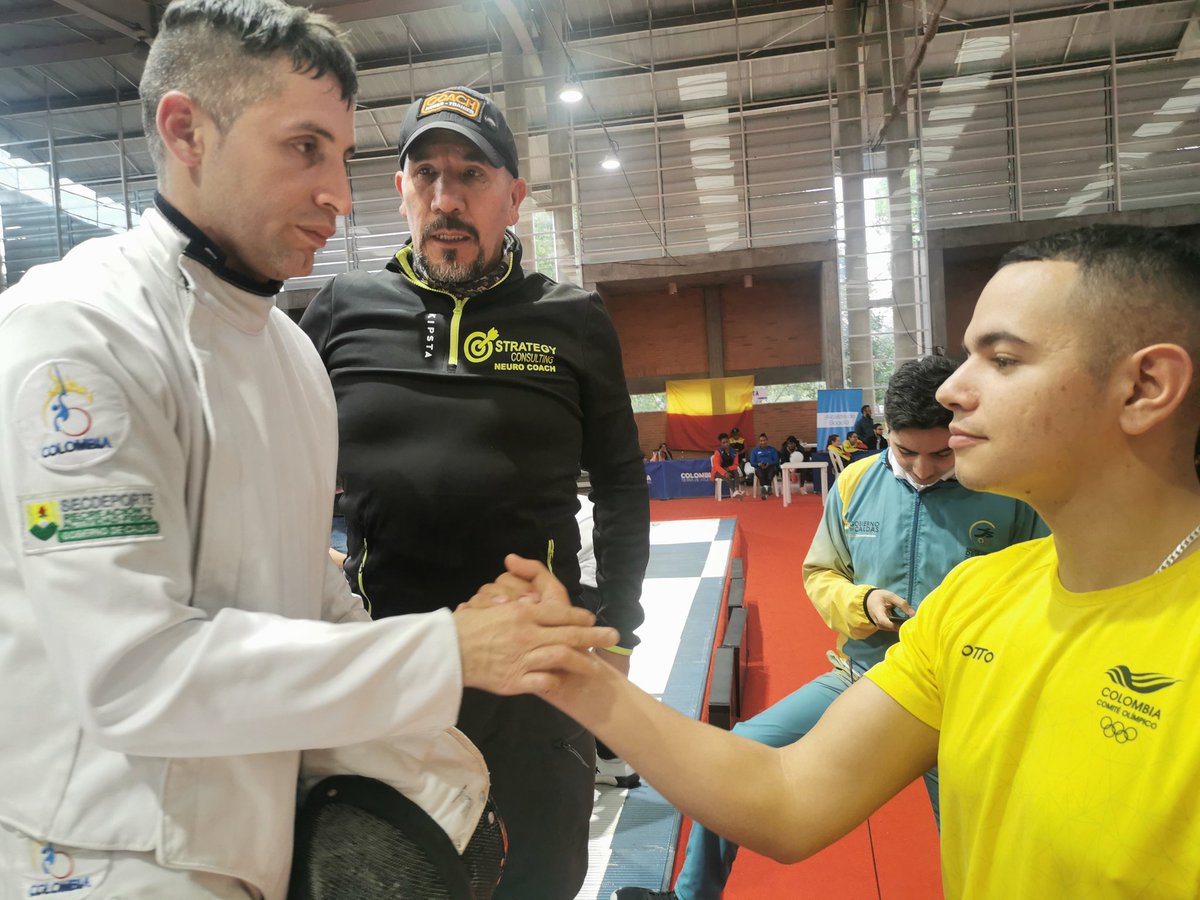 secdeporcaldas's tweet photo. Johan Sebastián Calle logró su segunda medalla de plata en los V Juegos Paranacionales Bolívar 2019, obtiene la presea en la modalidad espada masculino individual👏 #OrgulloCaldense https://t.co/pP8q1Gvp2D