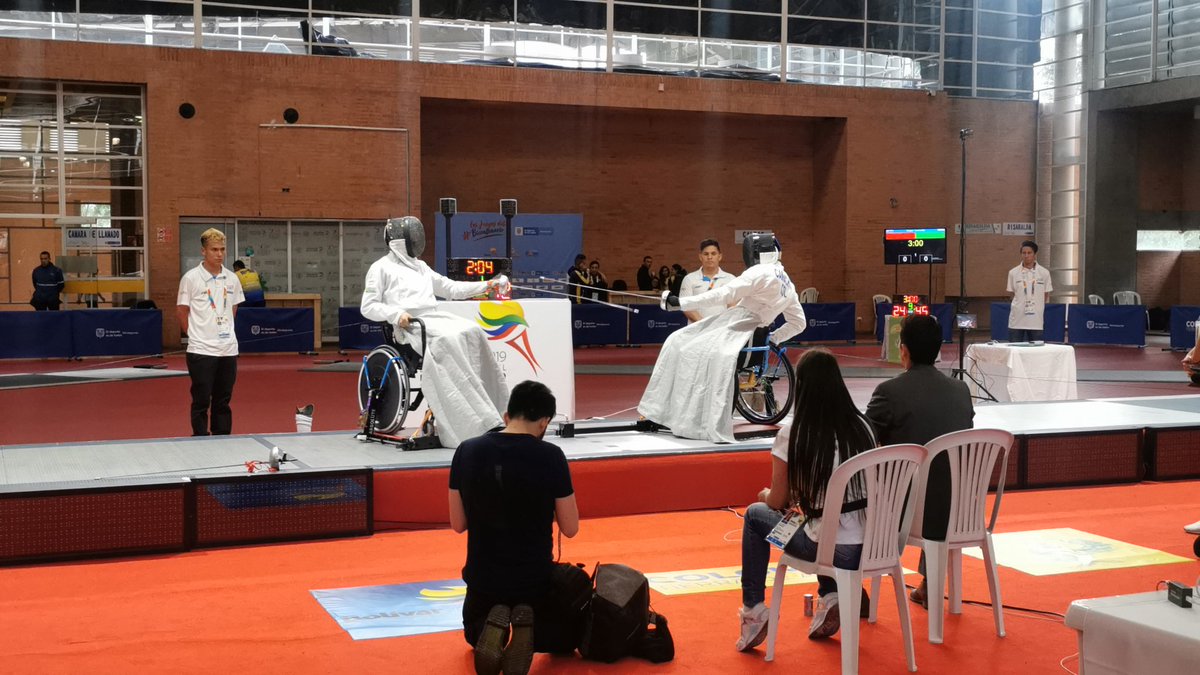 secdeporcaldas's tweet photo. Johan Sebastián Calle logró su segunda medalla de plata en los V Juegos Paranacionales Bolívar 2019, obtiene la presea en la modalidad espada masculino individual👏 #OrgulloCaldense https://t.co/pP8q1Gvp2D
