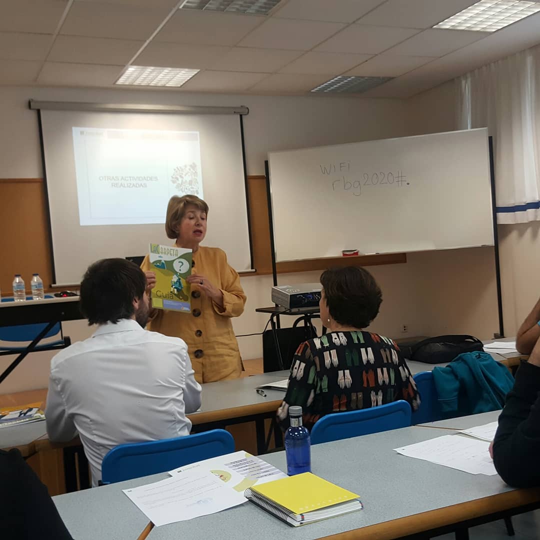 dcalomarde's tweet photo. Compartiendo conocimientos y experiencias en reunión Coordinacion #RedSAIJ Sistema Aragonés de Información Joven en @IAJota #InstitutoAragonésdelaJuventud #Zaragoza.
Director Gerente @adrian_gimeno 
Técnic@s  #OMIJ #OCIJ y #PIJ  #PlanRetornoTalentoJoven @ElenaBataneroLo 🤗🤗😍😍 https://t.co/XF6ej2xmjC