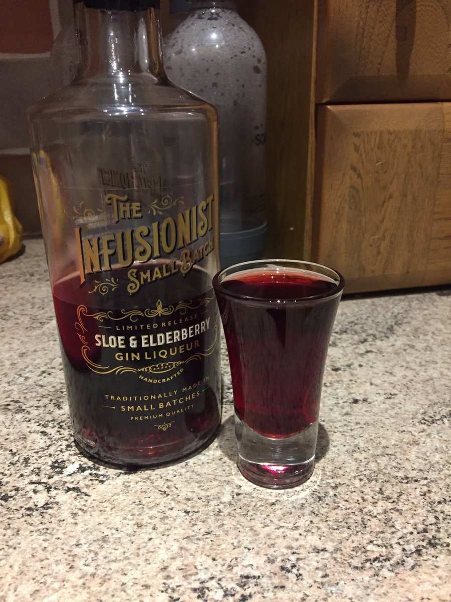 MerryProf's tweet image. and so to gin... bed!  Dammit, bed!  Ok, gin then bed.