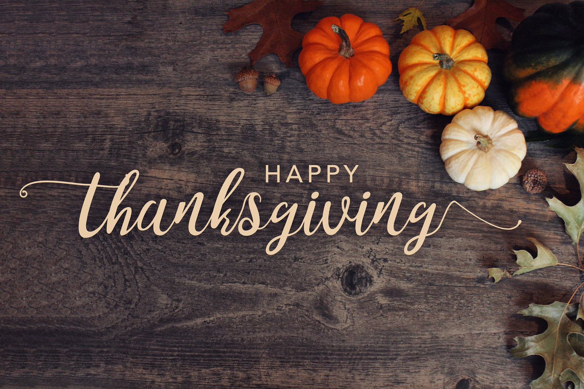 Wishing everyone a ☆🅗🅐🅟🅟🅨 🅣🅗🅐🅝🅚🅢🅖🅘🅥🅘🅝🅖☆ We are so thankful for all of our sisters🤩 #trisigma