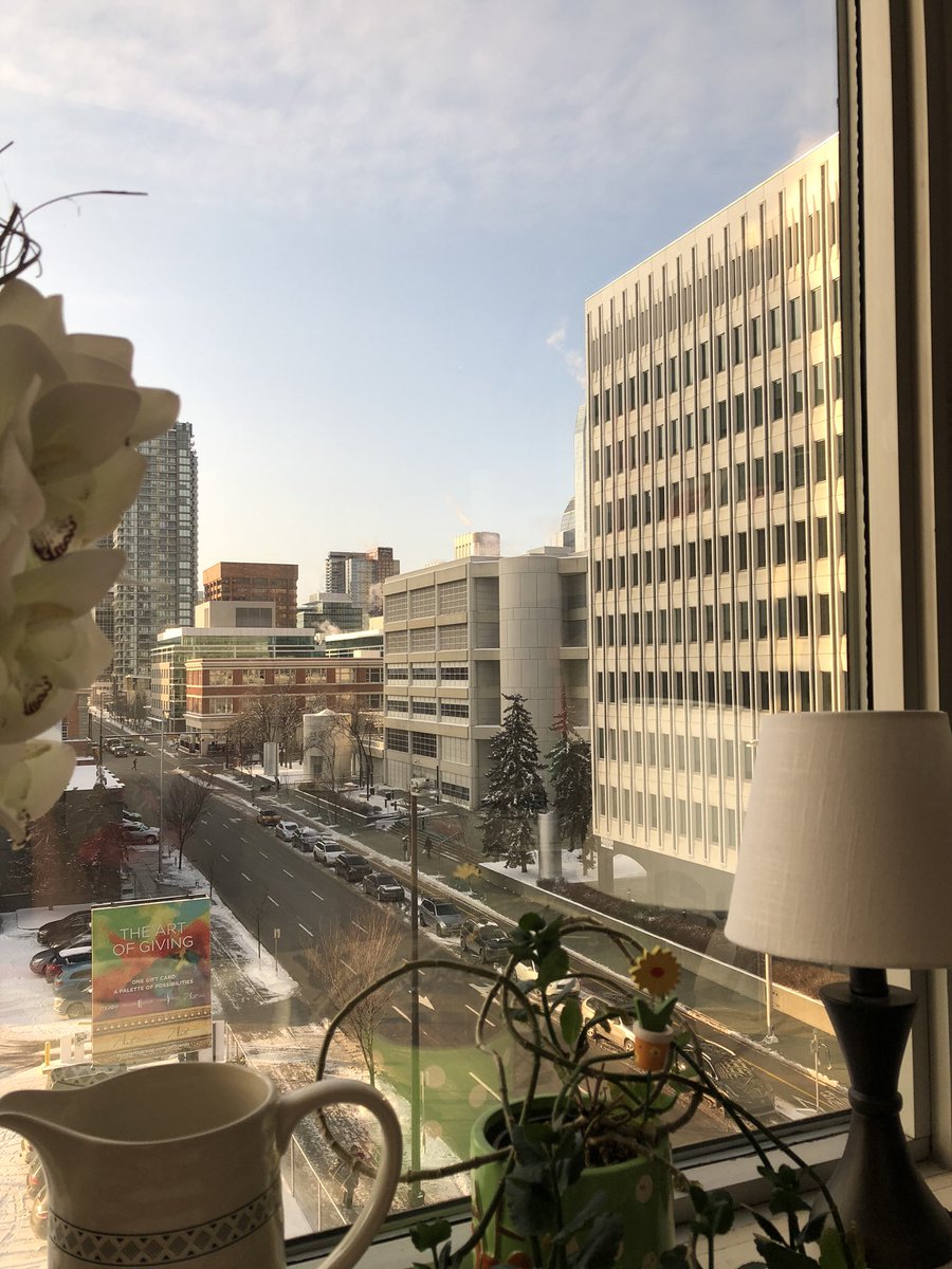 Dec 3rd is #GivingTuesday, a chance to give back to your city. But what does that mean? Join me and <a href="/UnitedWayCgy/">United Way of Calgary and Area</a> for a Twitter chat at 12noon using the hashtag #DoLocalGood to share your thoughts on giving local, and why change starts with you!