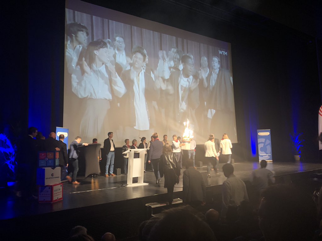 #bigup à mes anciens collègues de la <a href="/CCIcotesdarmor/">CCI Côtes d'Armor</a> les #queensofthecom Michelle et Amélie 😘 , mon partenaire de <a href="/RESEAU_GERME/">GERME</a> <a href="/olidinan/">Olivier Micheau</a> , la #GO Sophie de <a href="/Plato_22/">Plato</a>, Gaëtan, Valérie, Anne-Marie, Fred, Véro de <a href="/BEconomique/">Bretagne-Economique</a> , etc. #HappyBirthday ! 🎂#QuaidesReseaux2019