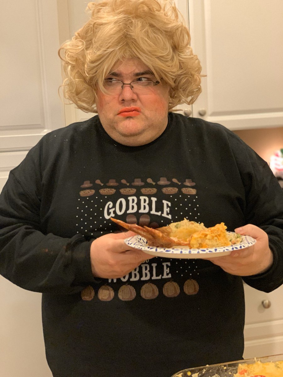 Lyricoldrap's tweet photo. Guess who’s coming to thanksgiving dinner? https://t.co/D5iEujImMD