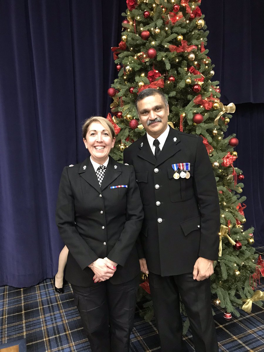 JaneBaileyWMP's tweet photo. A fantastic evening tonight at #CJSAWards, celebrating the achievements of our amazing and talented staff in #WitnessCare #Custody #NeighbourhoodJustice #Prosecutions #Offendermanagement &amp; #trafficinvestigations, all working together to keep the community safe #proudofyouall https://t.co/ZSTTPCrvig