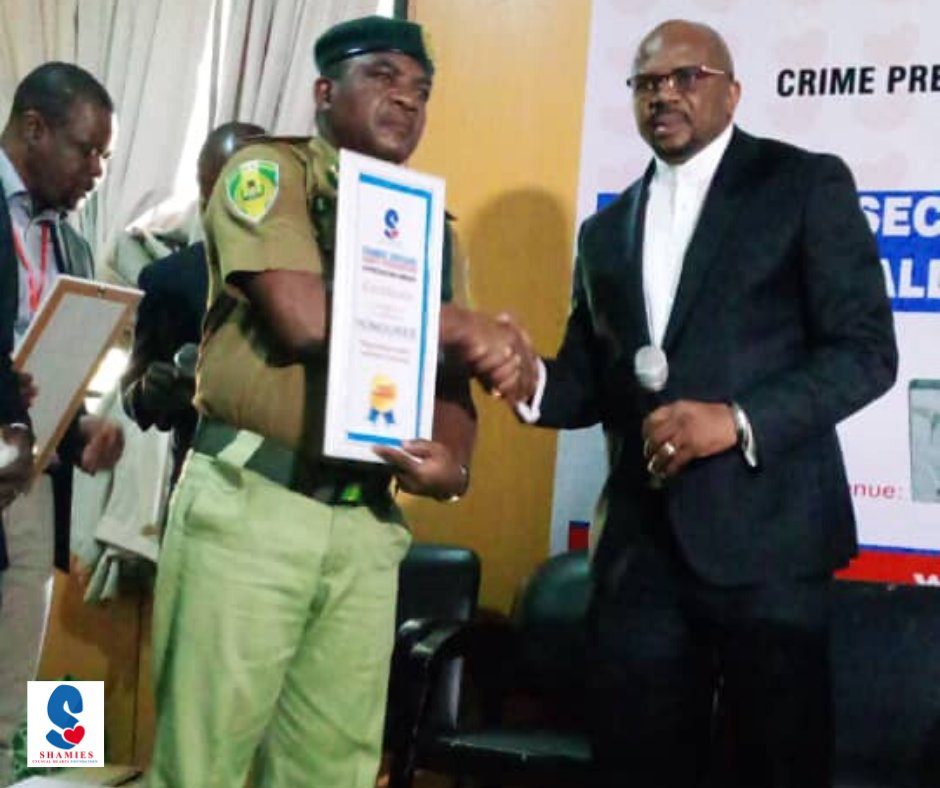 ShamiesF's tweet photo. Award of recognition @ The Maiden Annual Lecture Series on Crime prevention, Control and Prisoners Welfare in Nigeria.
#shamiesunsualheartsfoundation
#maidenlectureseries
#criminaljusticesystem
#correctionalfacility
#reintegration
#nostigmatization
#maiden https://t.co/QWMS6MOCPZ