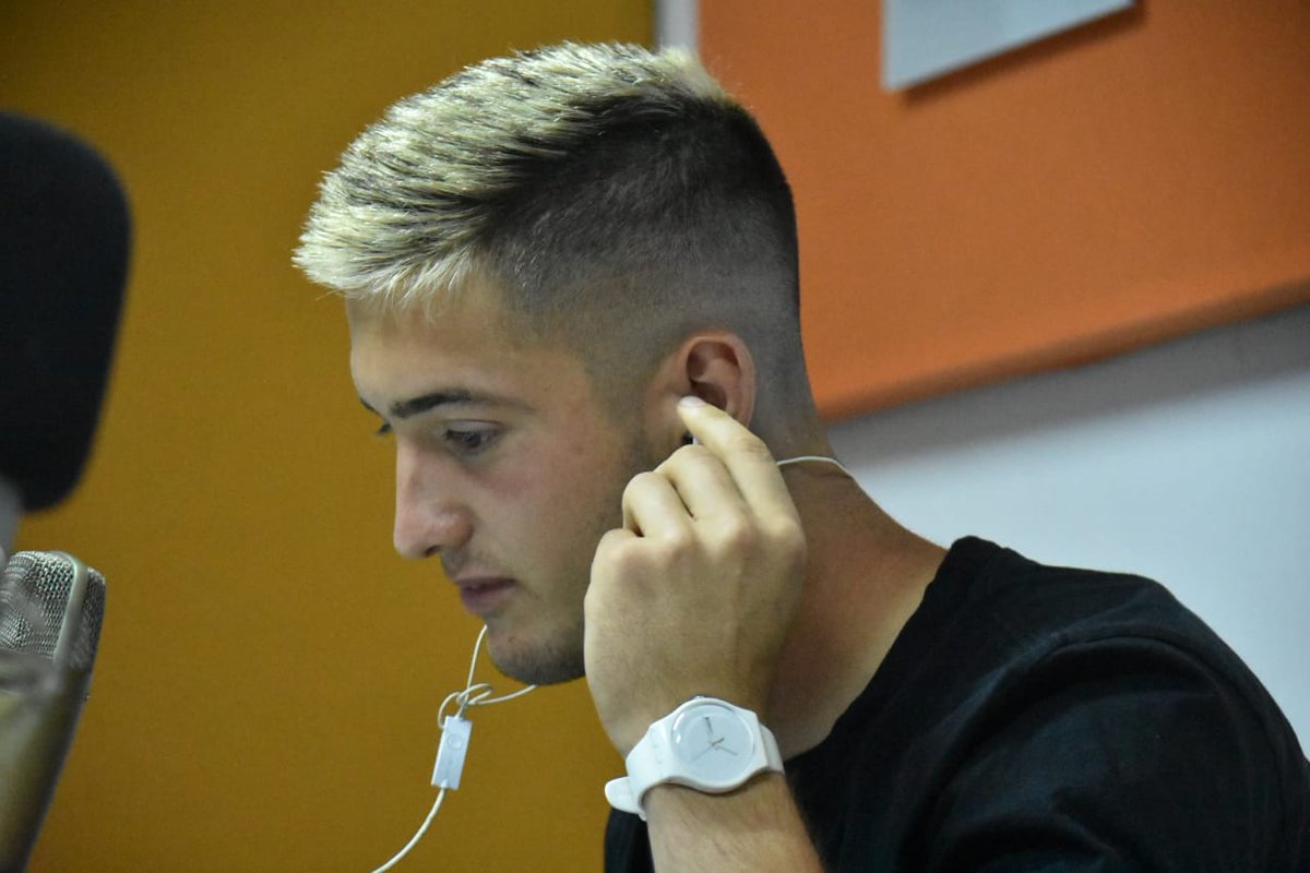 InferioresP's tweet photo. #EDLP 🇦🇹🦁 #FiestasIP 🎉 #RadioIP📻
Juan Pablo Zozaya: ''Alberto Zozaya era primo de mi bis abuelo. Es un parecido lejano. En algún momento su hija me habló para ver si eramos parientes''
@221radio https://t.co/l2YWfhbIio