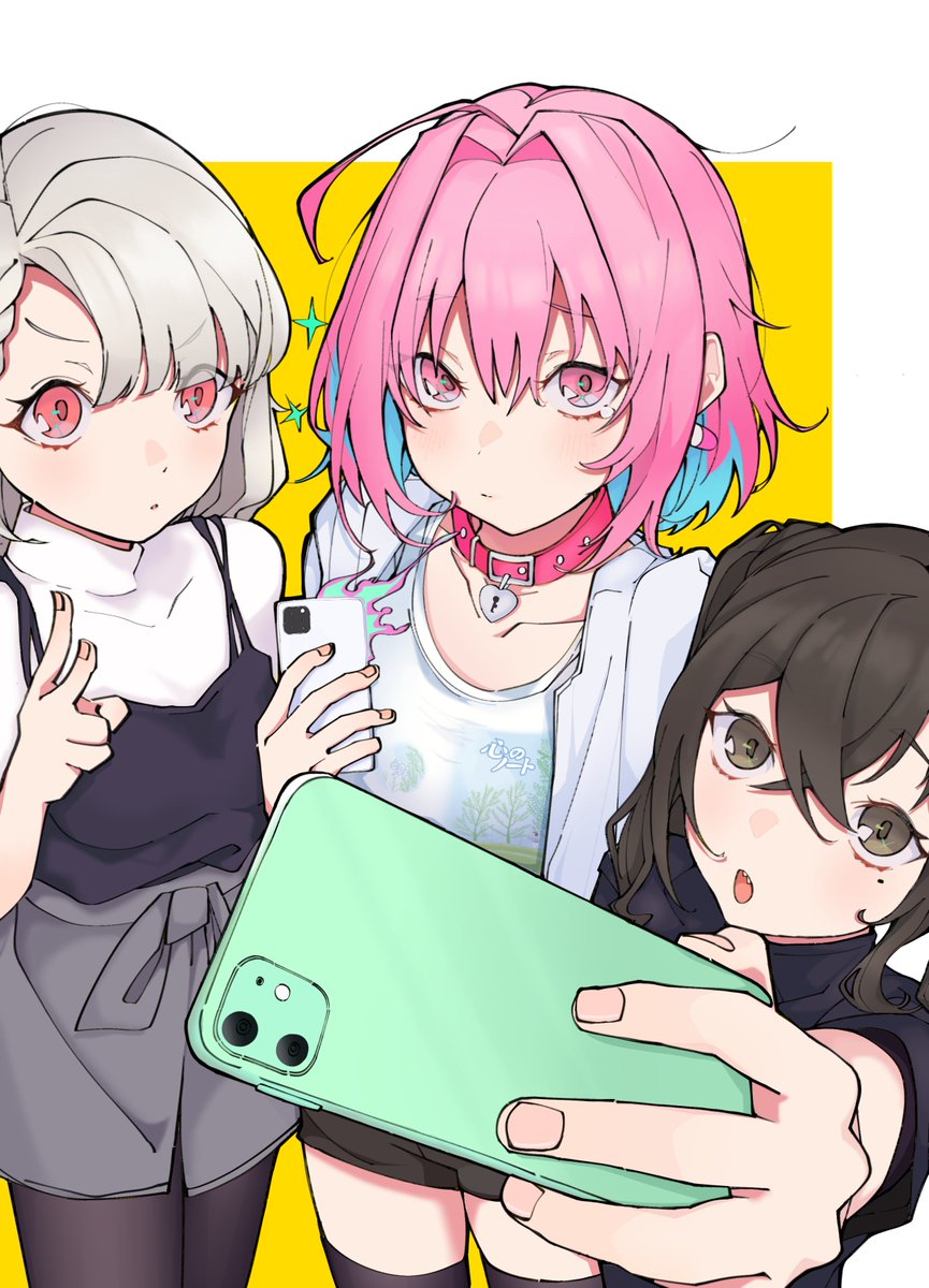 sunazuka akira ,yumemi riamu multiple girls phone selfie cellphone 3girls pink hair pink eyes  illustration images