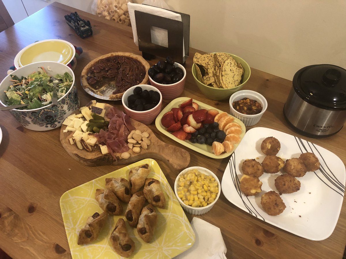 almightydaph's tweet photo. The mid-day spread... https://t.co/3xZYvIwhWw