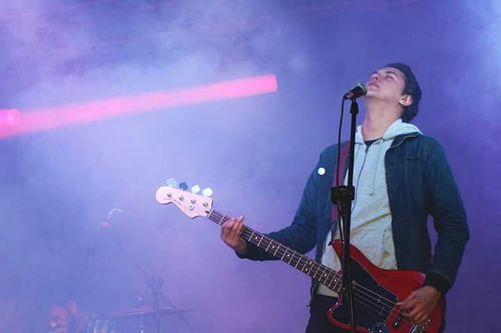 photodealer1's tweet photo. Parte de la presentación de @DiasDificilesMX en el Festival @OjodeTigreBar 2017. https://t.co/che9oV3IgZ