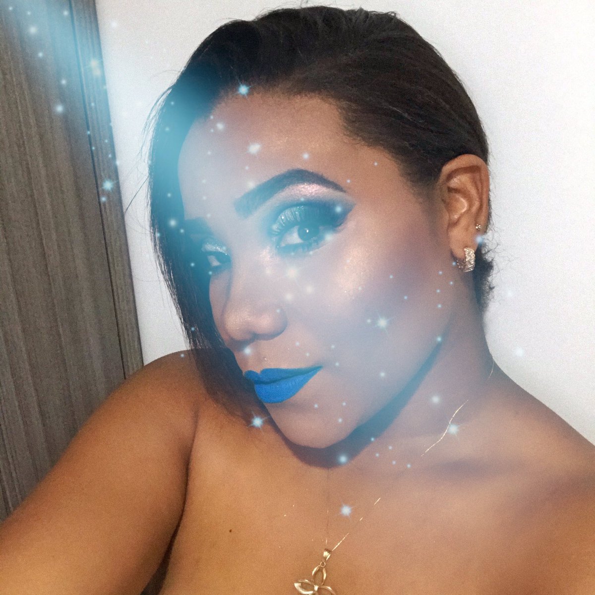 nikollezapata5's tweet photo. •B•L•U•E• 🧿💙💎💦☃️🦋
*
*
*
#makeup #makeupartist #makeupoftheday #makeupaddict #makeupnight #blue #bluesky💙 #eyesmakeup #eyeshadow #eyeslashes #pictorialmakeup https://t.co/eVQxwKpnqo