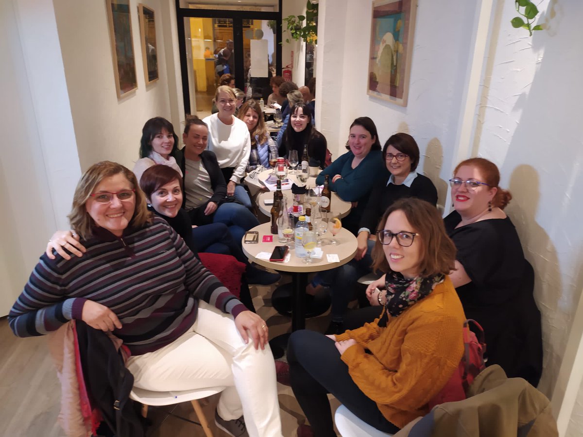 reinventhadas's tweet photo. Lo hemos pasado fenomenal en Buon Gusto Café Bistró. Gracias Daniela por las tapas tan ricas que nos has preparado (os las recomendamos 100%) Nos ha encantado veros chicas, gracias a todas por venir.
Soñad bonito Reinventhadas 💜

#NetworkingRh #comunidadRh #mujeresemprendedoras https://t.co/DZsp5dBA0G