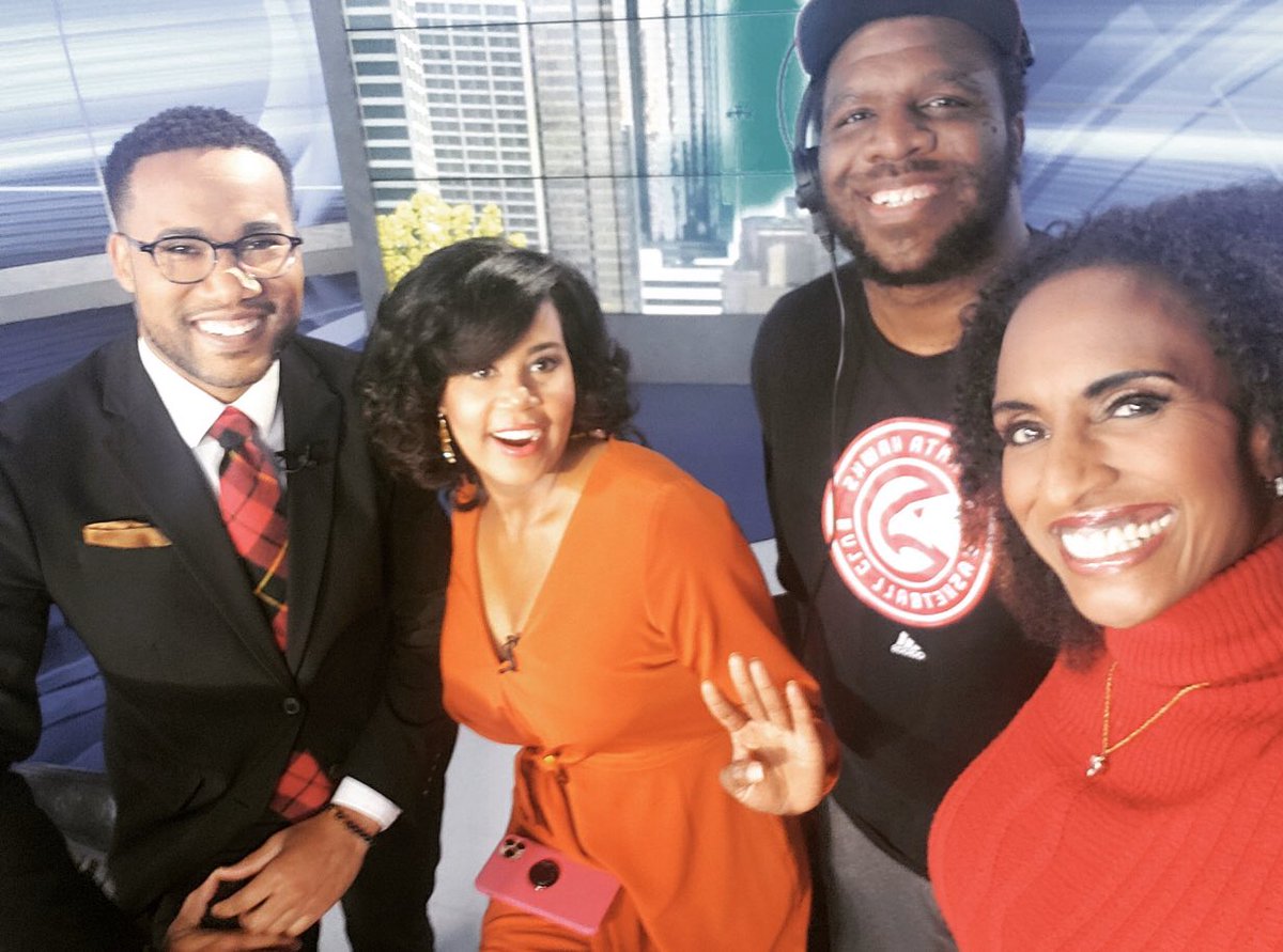 KerryNBC4's tweet photo. Hello & Happy Thanksgiving from Studio A! #squadgoals #workingworking #fox5atl @PortiaFOX5 @jendelgadotv @FOX5Atlanta https://t.co/9Q6BVVTzJ3
