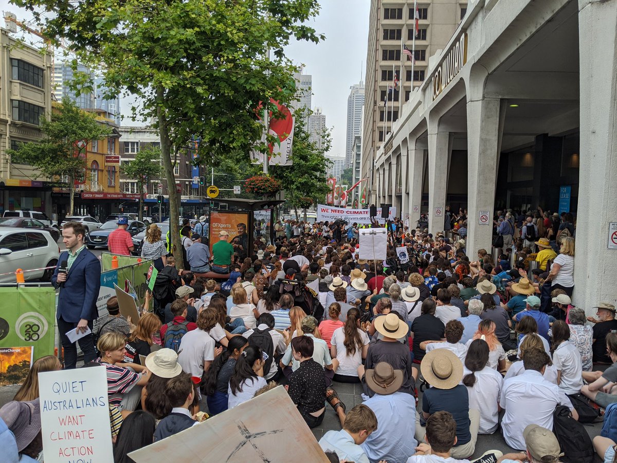 synth_meat's tweet image. HUGE turnout out side @LiberalNSW HQ - @StrikeClimate student organisers calling for real #ClimateAction 

#thisisclimatechange #ClimateChange #ClimateEmergency #ClimateStrike #ss4c #auspol #Sydney