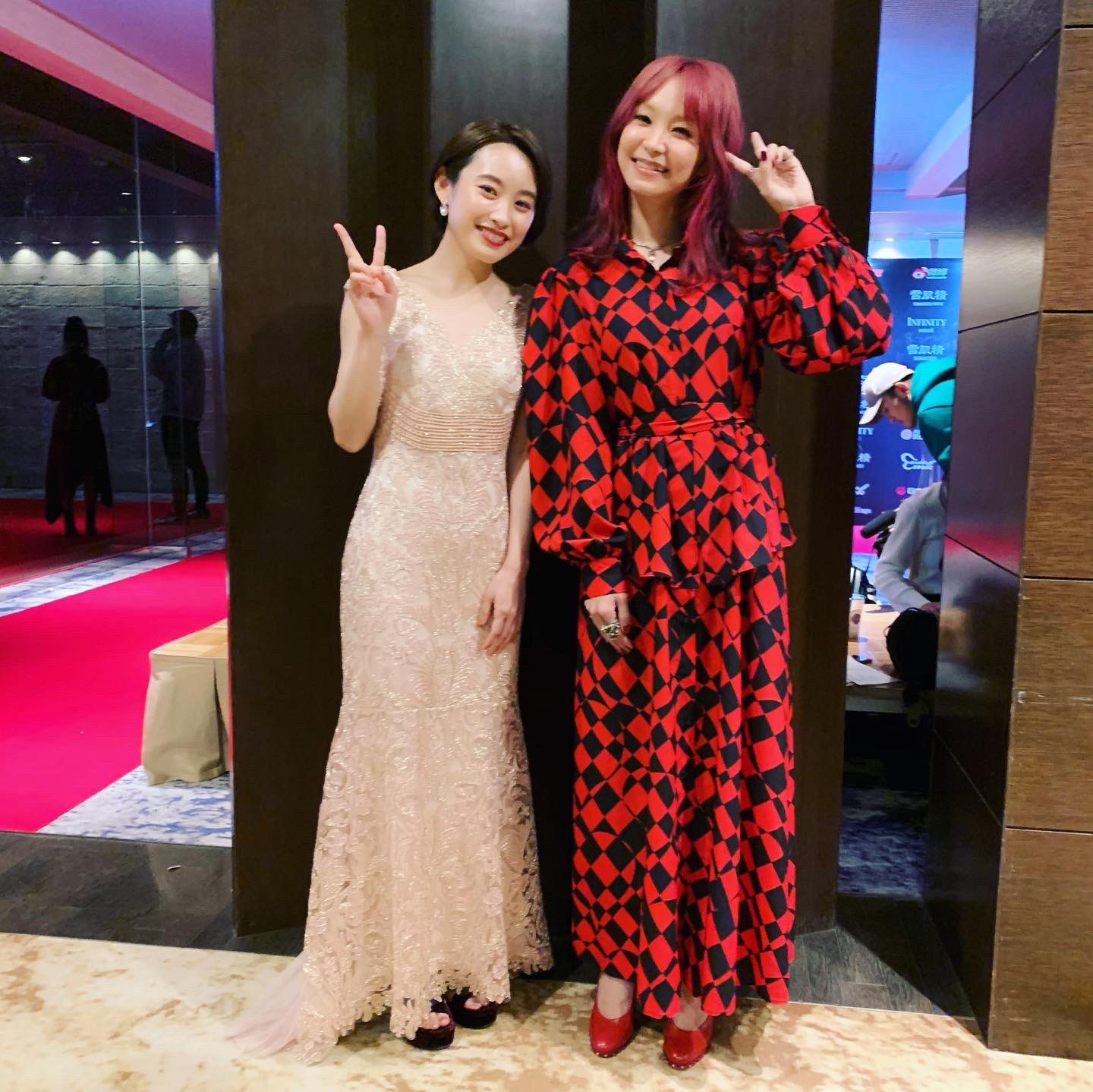 Lisa 昨日のweibo Account Festival In Japan 19 で賞を受賞されていた ずーーっと会いたかった高橋愛ちゃん ファッションも人も歌もダンスも大好きー とってもとっても嬉しかったぁぁー ありがとうございましたっ T Co
