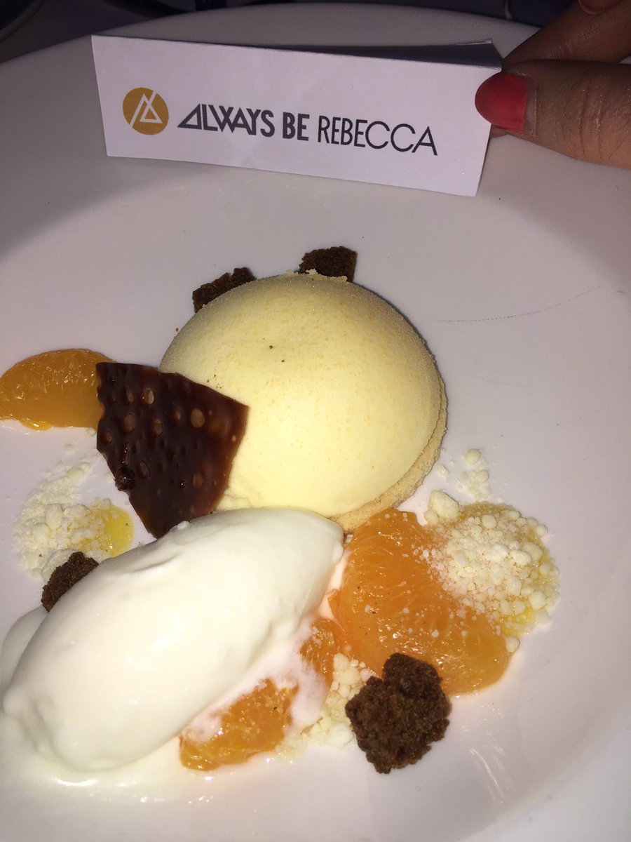 RWozzy's tweet photo. Brilliant evening @MarketingSocSco #standydinner tonight - a huge thanks to the lovely and incredibly talented @AlwaysBeContent for inviting me to join their table. Loved chatting shit with @fodonnell23 (#soz) and great to meet new friends @MrDavidDuke & Viv @GovanHelp https://t.co/SWc5QDMtzZ