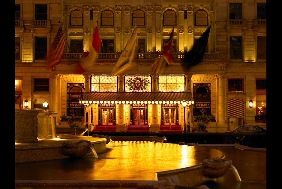 New York’s #PlazaHotel is tonight’s film location for #ChristmasAtThePlaza (8pm/7c). The hotel is also offering a #Hallmarkies Experience with a custom made tree topper, inspired by the movie #NYC #NewYork  #CountdowntoChristmas  #hallmarkchristmasmovies

theplazany.com/special-offers/